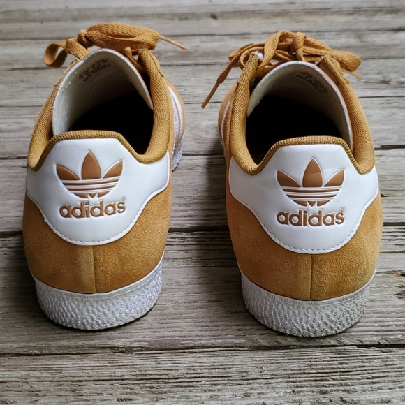 🚨🚨SOLD🚨🚨Adidas Gazelle II Wheat  Metallic Gold - Picture 9 of 11